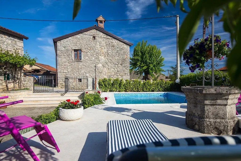Captain'S Villa With Swimming Pool Jurdani