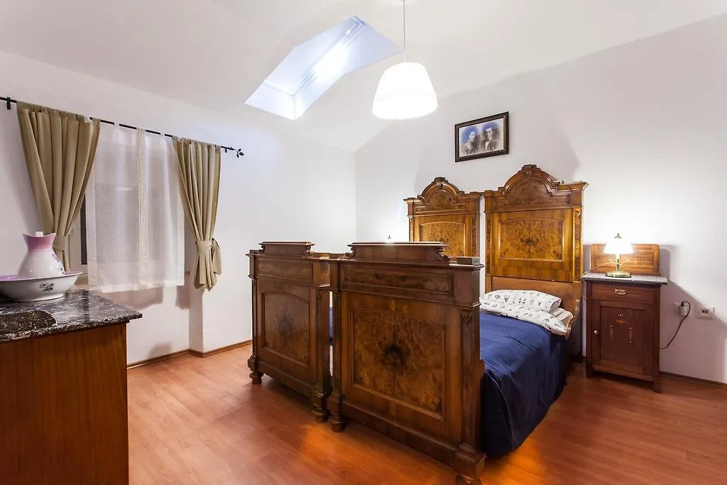 Captain'S Villa With Swimming Pool Jurdani