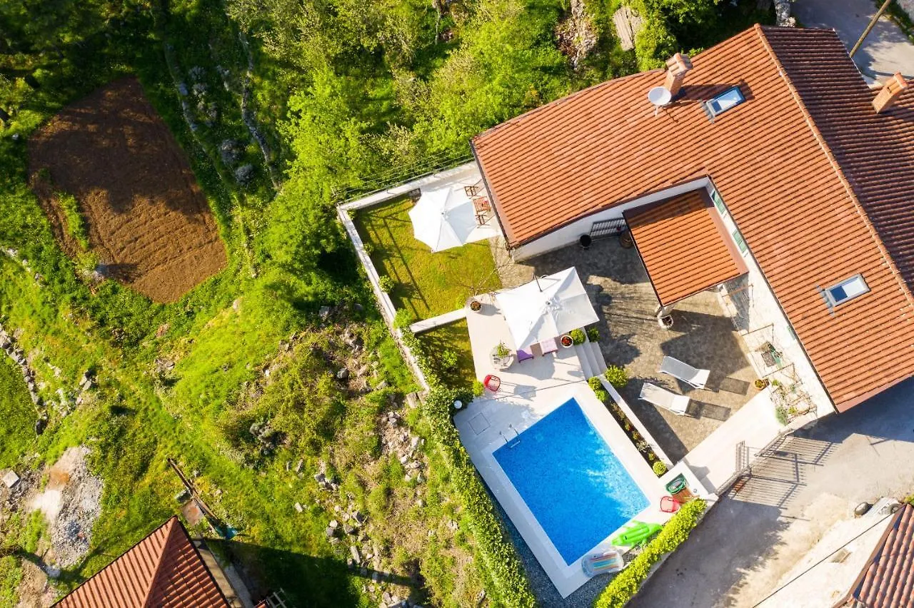 Captain'S Villa With Swimming Pool Jurdani
